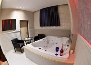 room 4 u